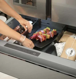 CAFE Réfrigérateur 27,8 pi3 36 po Acier inoxydable Congélateur en bas, Portes françaises - CVE28DP2NS1