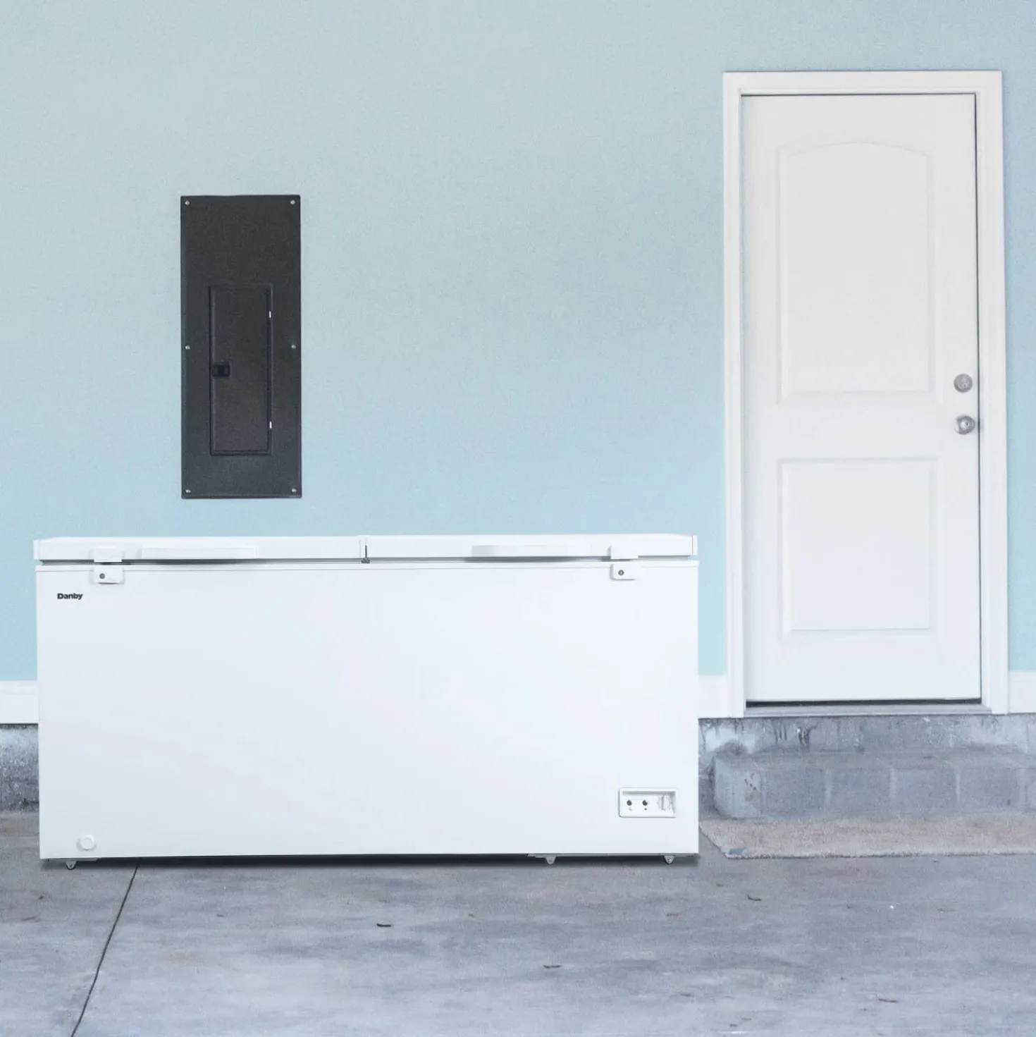 DANBY Congélateur 17,1 pi3, Blanc, Horizontal, 66.5" - DCFM171A1WDB