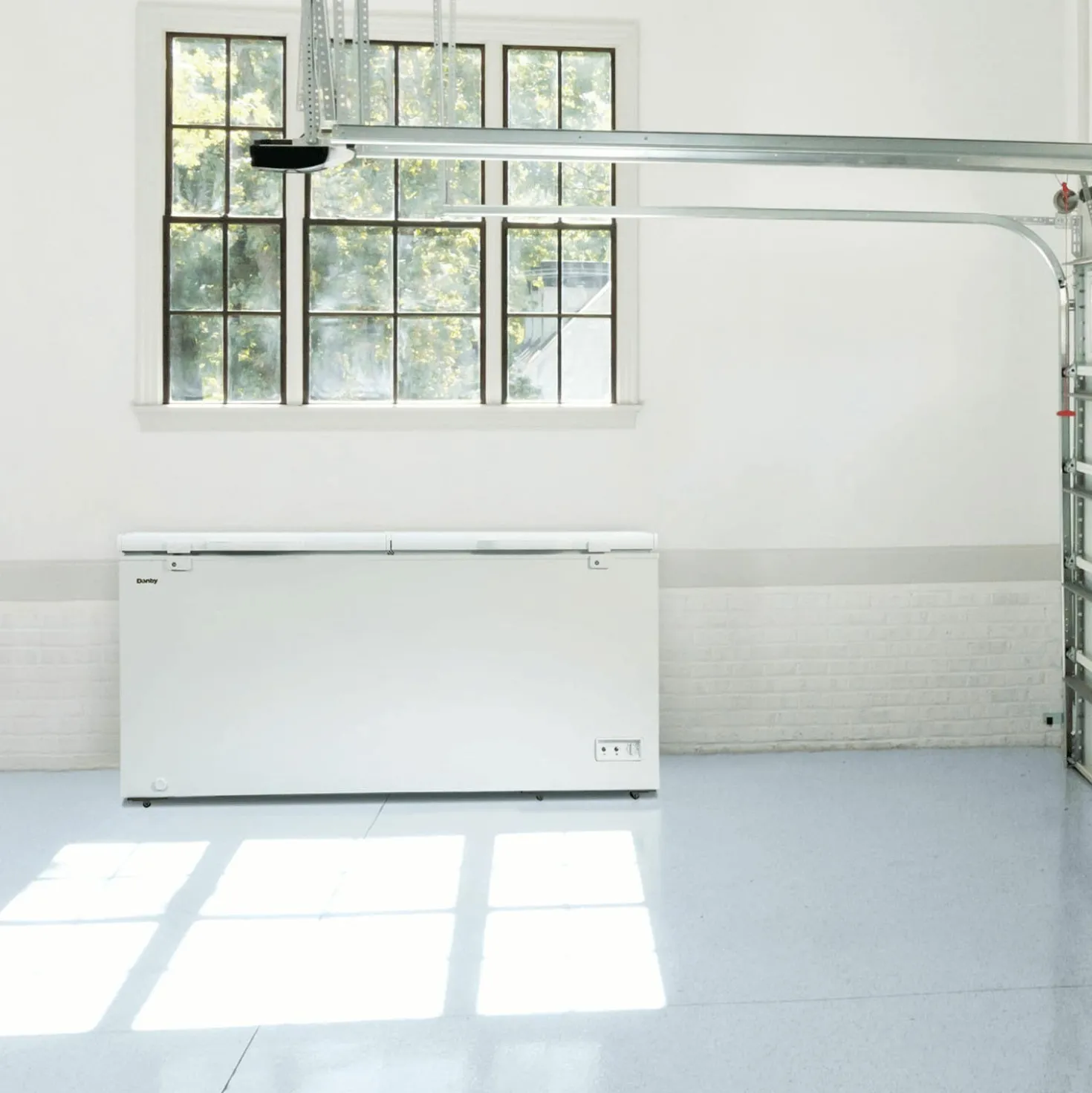 DANBY Congélateur 21 pi3, Blanc, Horizontal, 80" - DCFM210A1WDB