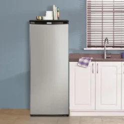 DANBY Congélateur 8,5 pi3, Inox, Vertical, 24