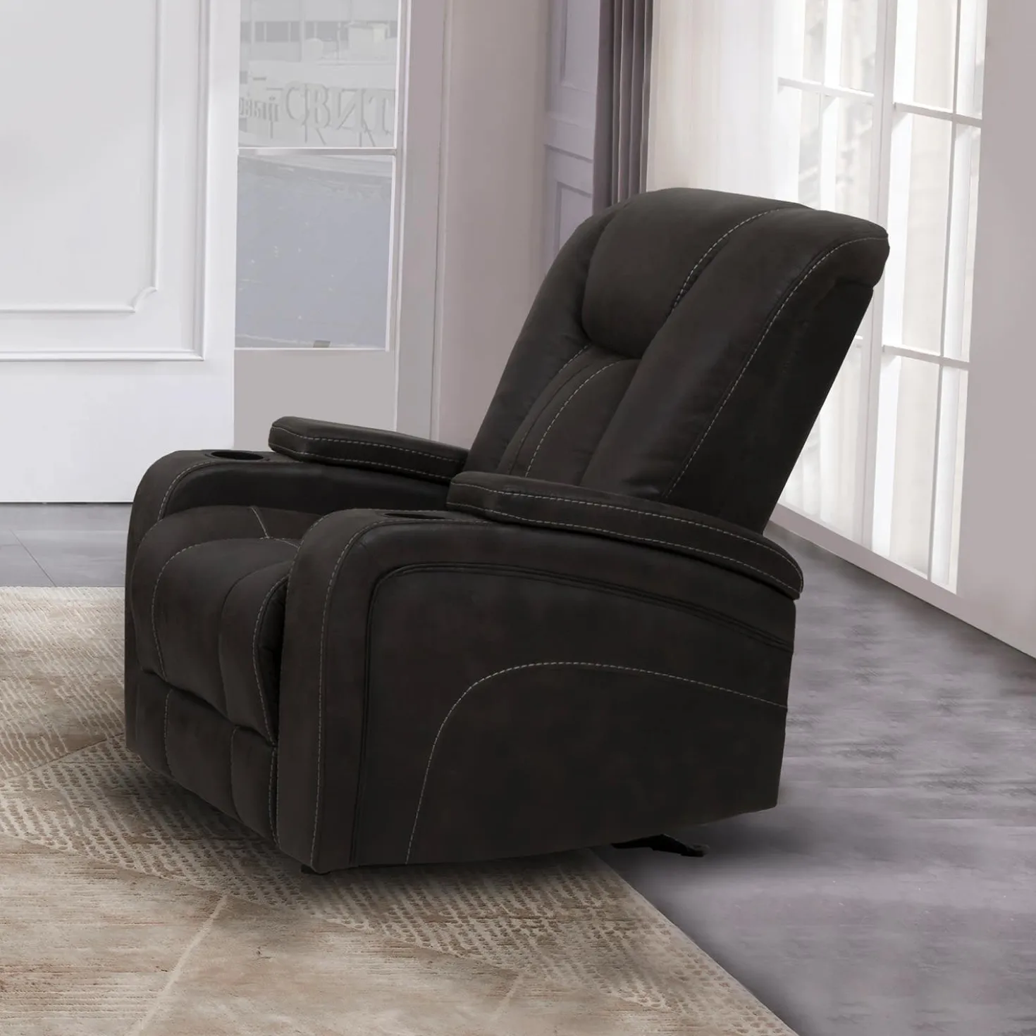 Fauteuil inclinable avec porte-gobelets