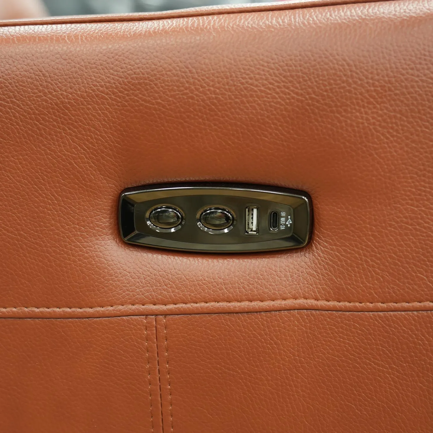 Fauteuil électrique inclinable et pivotant en cuir véritable avec appui-tête ajustable – tan