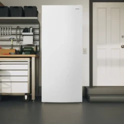 FRIGIDAIRE Réfrigérateur 16 pi 28 po Blanc Congélateur convertible - FFUE1626AW