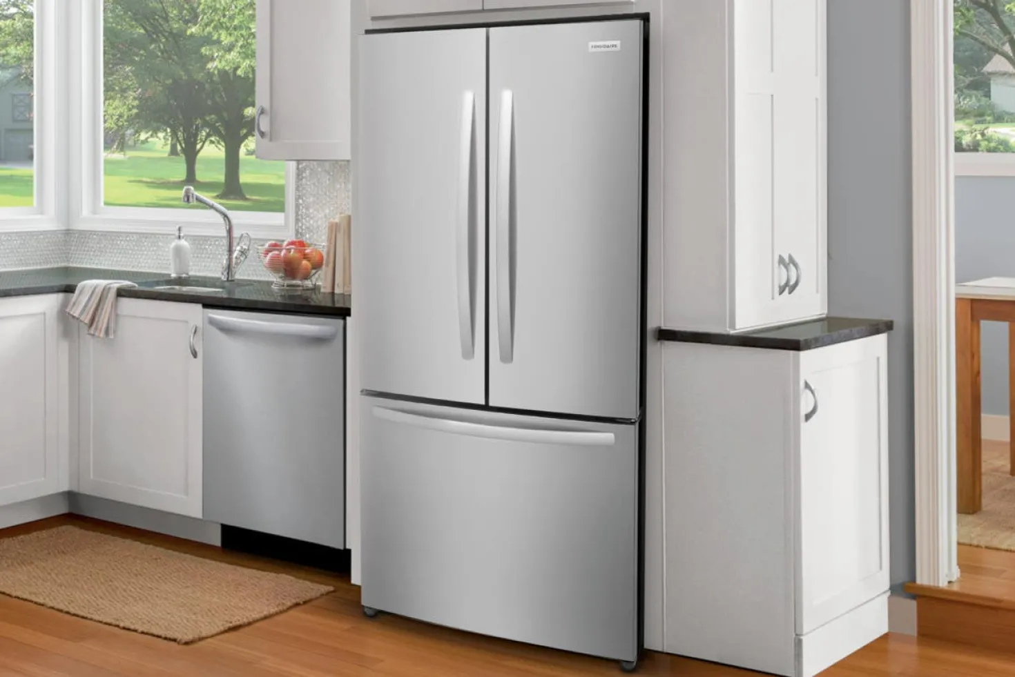 FRIGIDAIRE Réfrigérateur 17,6 pi3 32 po Inox Congélateur en bas, Portes françaises - FRFG1723AV