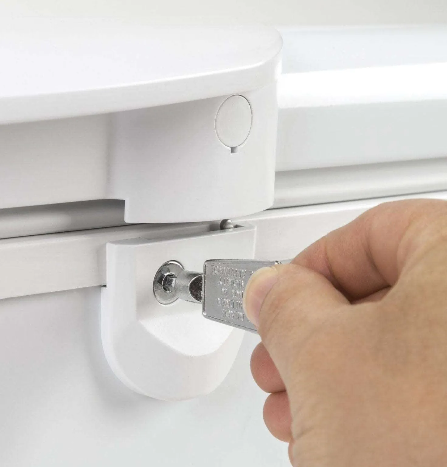 GE Congélateur 21,7 pi3, Blanc, Horizontal, 73.25" - FCM22DLWW