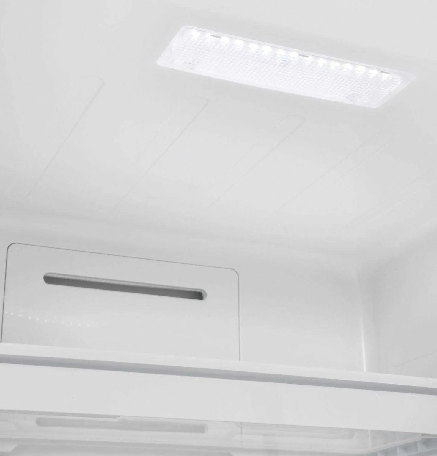 GE Congélateur 17 pi3, Blanc, Vertical, 33" - FUF17DLRWW
