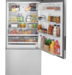 GE Réfrigérateur 17,7 pi3 31 po Acier inoxydable Congélateur en bas - GBE17HYRFS