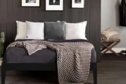 Grand lit en bois massif (60