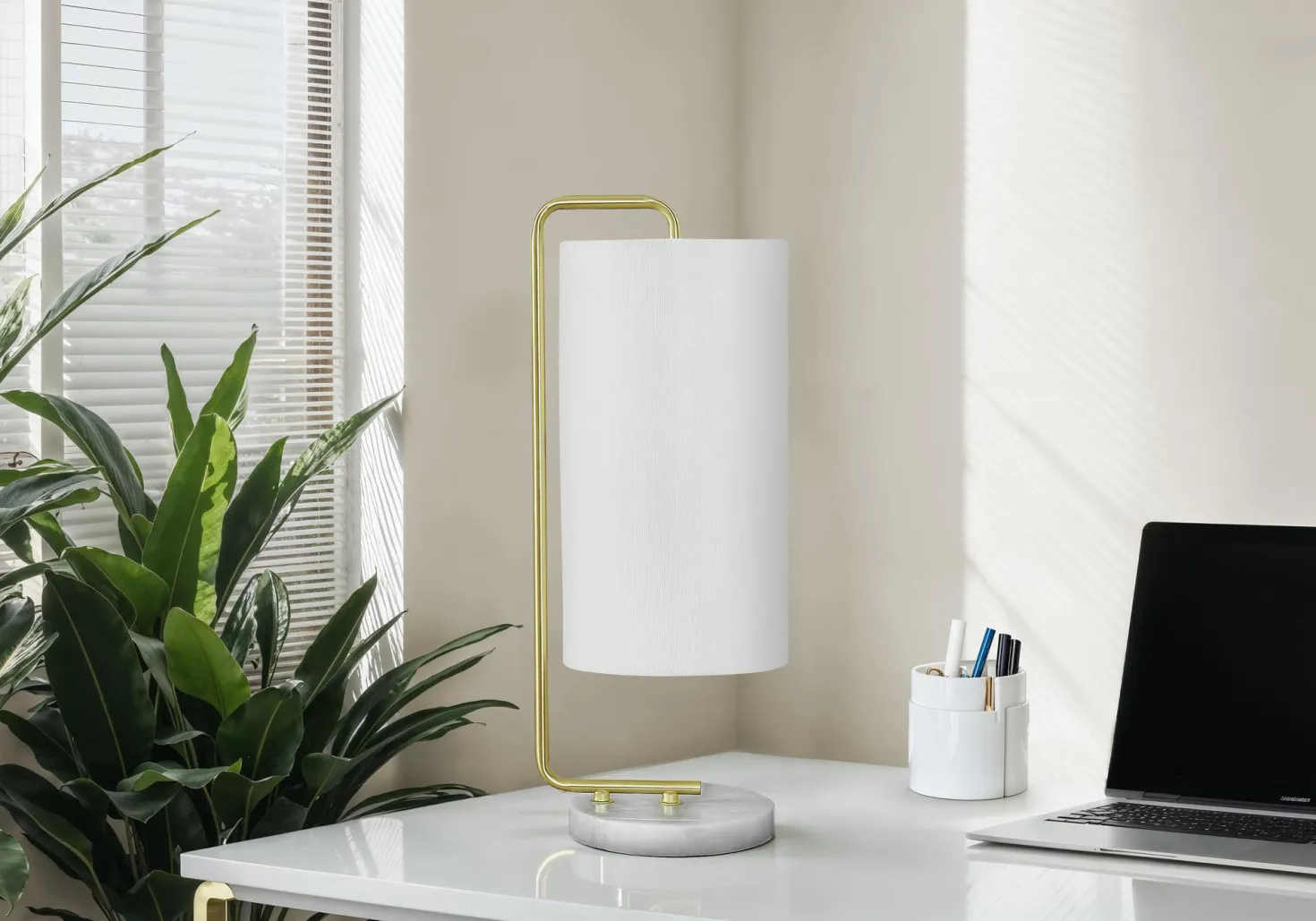 Lampe de table 20"H en faux marbre