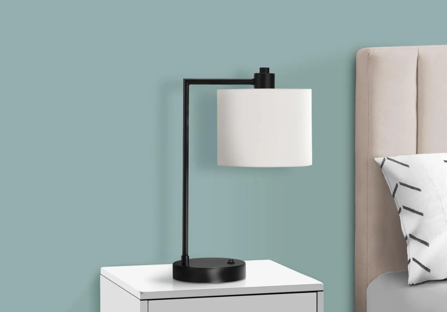 Lampe de table 19"H en métal avec ports usb