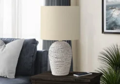 Lampe de table 17"H en rotin