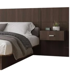 Lit double avec panneaux et tables de chevet (54")