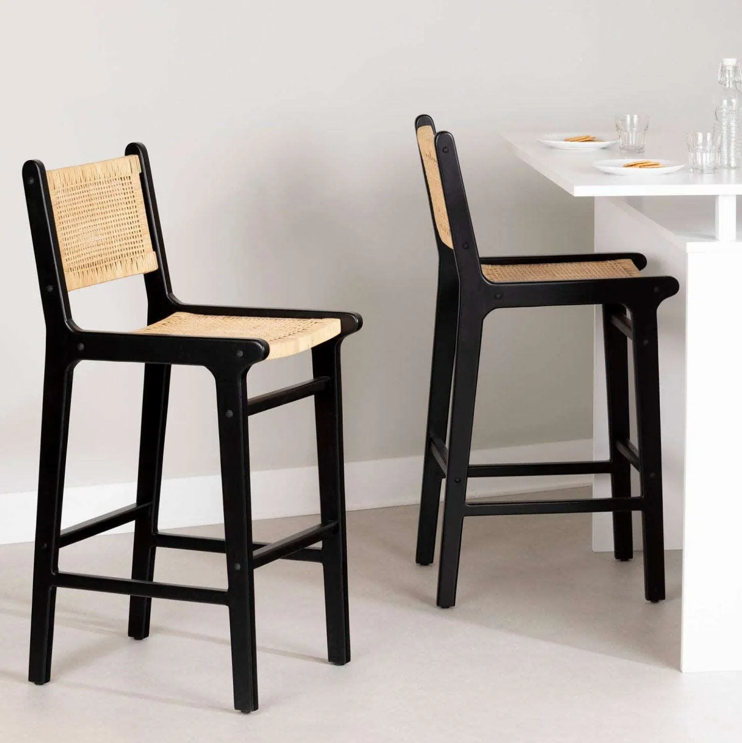 LOT DE 2 TABOURETS DE BAR EN ROTIN - South Shore