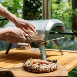 Ooni Four à pizza extérieur multi-combustibles 12