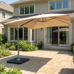 Parasol à mât déporté inclinable et rotatif 360° avec éclairage solaire DEL - 10 pi