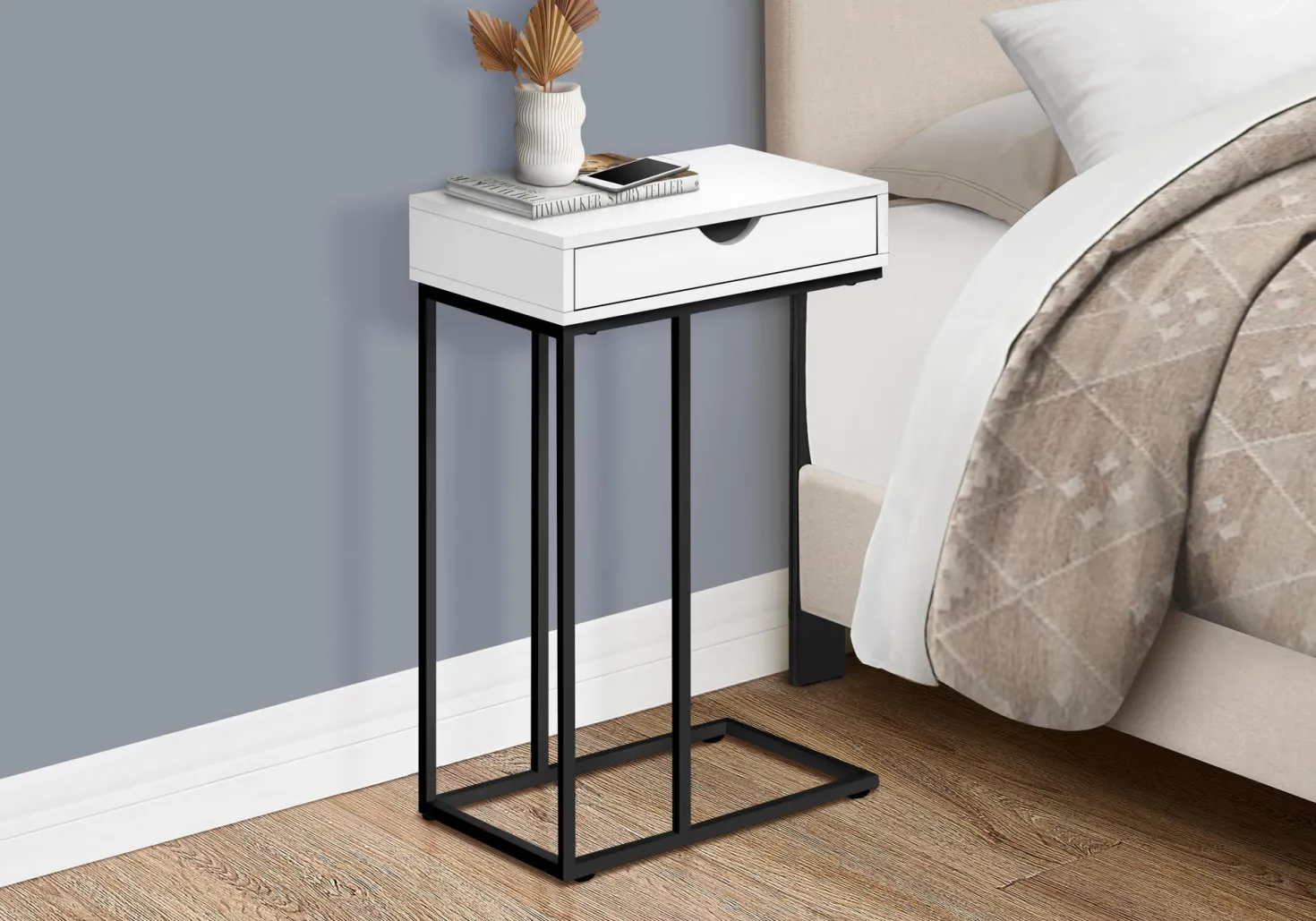 Table d'appoint - 25"H, blanc, métal noir - Monarch
