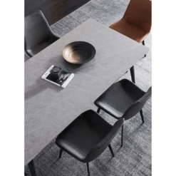 Table en pierre sintérisée avec 6 chaises