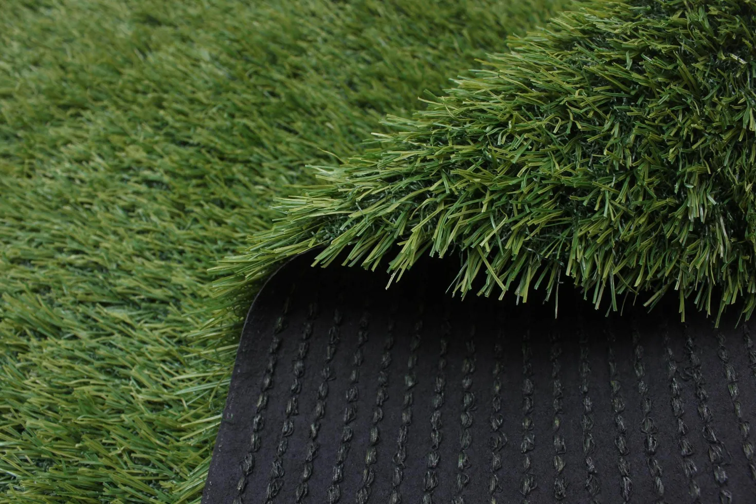 Tapis extérieur de faux gazon vert - 2 x 6