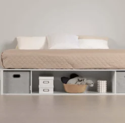 Très grand lit plateforme avec paniers de rangement (78